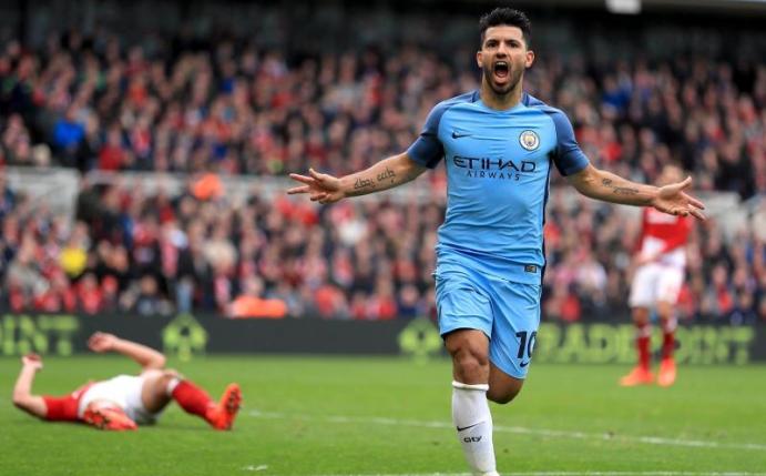Sergio Aguero feiert sein Tor zum 2:0 für Manchester City im Spiel gegen den FC Middlesbrough. Foto: Mike Egerton