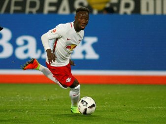 Keita musste nach einem Zusammenbruch ins Krankenhaus Keita musste nach einem Zusammenbruch ins Krankenhaus
