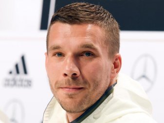 Lukas Podolski steht am 22. März gegen England zum letzten Mal im Aufgebot der deutschen Nationalmannschaft. Foto: Arne Dedert Lukas Podolski steht am 22. März gegen England zum letzten Mal im Aufgebot der deutschen Nationalmannschaft. Foto: Arne Dedert