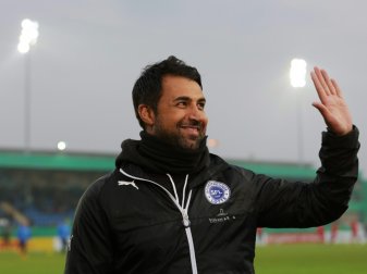 Lotte-Trainer Ismail Atalan freut sich auf den BVB