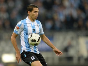 Karim Matmour hatte gegen seinen Verein geklagt, weil er Ende Februar aus dem Profikader gestrichen und zur U21-Mannschaft geschickt worden war. Foto: Andreas Gebert Karim Matmour hatte gegen seinen Verein geklagt, weil er Ende Februar aus dem Profikader gestrichen und zur U21-Mannschaft geschickt worden war. Foto: Andreas Gebert