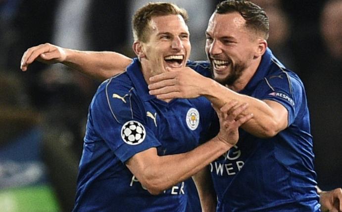 Albrighton (l.) bejubelt Treffer und das Weiterkommen