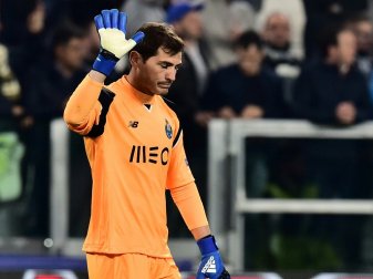 Casillas zog mit dem Spiel in Turin an Maldini vorbei Casillas zog mit dem Spiel in Turin an Maldini vorbei