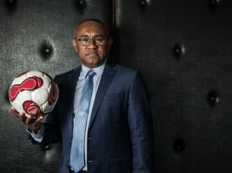 Afrikas Fußballkonföderation wählt Ahmad zum Präsidenten Afrikas Fußballkonföderation wählt Ahmad zum Präsidenten