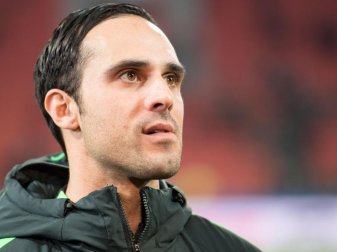 Werder-Trainer Alexander Nouri hofft auf einen Einsatz von Max Kruse. Foto: Marius Becker Werder-Trainer Alexander Nouri hofft auf einen Einsatz von Max Kruse. Foto: Marius Becker