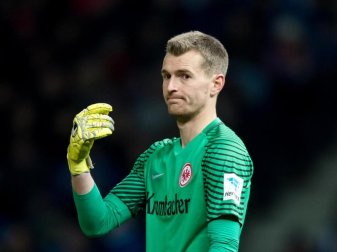 Frankfurts Torwart Lukas Hradecky wäre nicht abgeneigt zu wechseln. Foto: Thomas Eisenhuth Frankfurts Torwart Lukas Hradecky wäre nicht abgeneigt zu wechseln. Foto: Thomas Eisenhuth