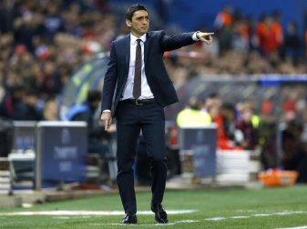 Leverkusens Trainer Tayfun Korkut möchte bei 1899 Hoffenheim gewinnen. Foto: Francisco Seco Leverkusens Trainer Tayfun Korkut möchte bei 1899 Hoffenheim gewinnen. Foto: Francisco Seco