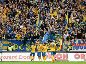 Eintracht Braunschweig springt auf Platz drei Eintracht Braunschweig springt auf Platz drei