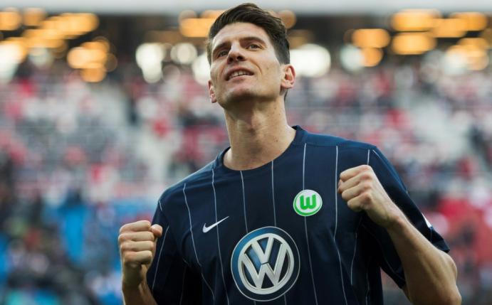 Mario Gomez erzielt den Siegtreffer für Wolfsburg