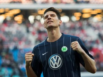 Mario Gomez erzielt den Siegtreffer für Wolfsburg Mario Gomez erzielt den Siegtreffer für Wolfsburg