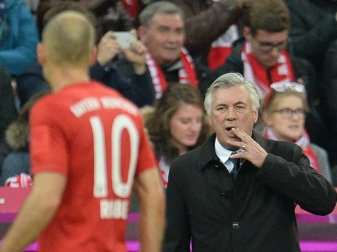 Bayern-Trainer Carlo Ancelotti blickte gnädig über das kindische Trotzverhalten von Arjen Robben hinweg. Foto, Archiv: Andreas Gebert Foto: Andreas Gebert Bayern-Trainer Carlo Ancelotti blickte gnädig über das kindische Trotzverhalten von Arjen Robben hinweg. Foto, Archiv: Andreas Gebert Foto: Andreas Gebert