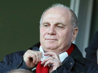 Hofft auf große Kulisse für Bayern-Frauen: Uli Hoeneß Hofft auf große Kulisse für Bayern-Frauen: Uli Hoeneß