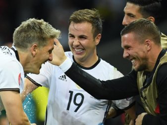 Lukas Podolski kennt und schätzt Mario Götze (M) aus der Nationalmannschft. Foto: Christian Charisius Lukas Podolski kennt und schätzt Mario Götze (M) aus der Nationalmannschft. Foto: Christian Charisius