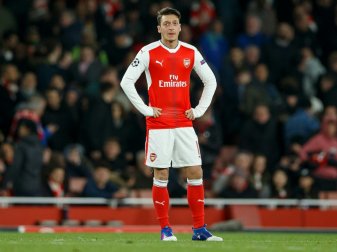 Mesut Özils Vertragsverlängerung zieht sich hin Mesut Özils Vertragsverlängerung zieht sich hin