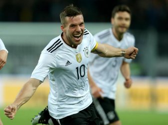 Lukas Podolski war der Matchwinner für die DFB-Elf. Foto: Ina Fassbender Lukas Podolski war der Matchwinner für die DFB-Elf. Foto: Ina Fassbender