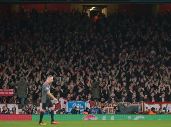 Wegen Fehlverhalten der Fans: Bayern muss Strafe zahlen Wegen Fehlverhalten der Fans: Bayern muss Strafe zahlen