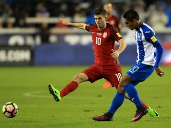 Dortmunds Pulisic (l.) trifft bei Kantersieg