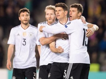 Die deutsche Nationalmannschaft feiert einen souveränen 4:1-Erfolg über Aserbaidschan. Foto: Marius Becker