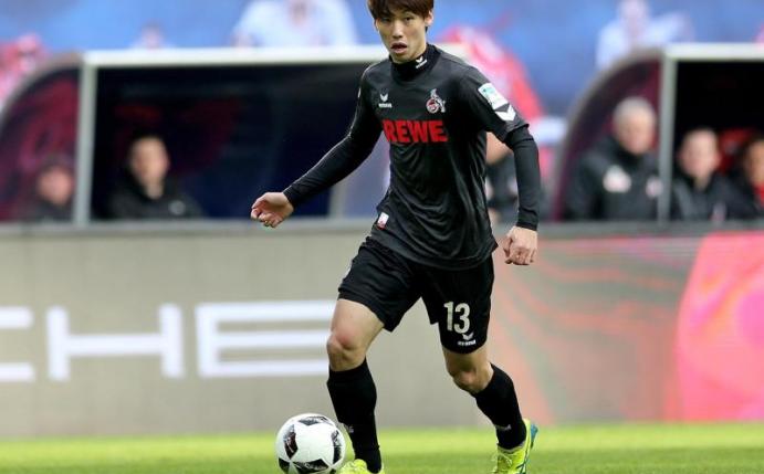 Yuya Osako hat sich im Länderspiel gegen die Vereinigten Arabischen Emirate verletzt. Foto: Jan Woitas