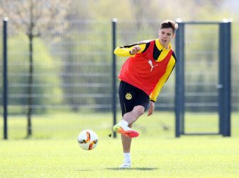 Julian Weigl ist zurück auf dem BVB-Trainingsplatz Julian Weigl ist zurück auf dem BVB-Trainingsplatz