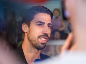 Sami Khedira muss mit Juventus gegen den FC Barcelona antreten: «Wir wissen auch um unsere Stärken.» Foto: Lino Mirgeler Sami Khedira muss mit Juventus gegen den FC Barcelona antreten: «Wir wissen auch um unsere Stärken.» Foto: Lino Mirgeler