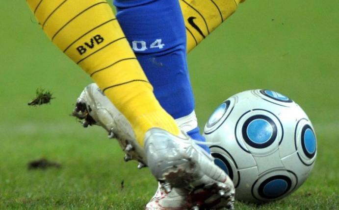 Am Samstag findet das 150. Revierderby zwischen dem FC Schalke 04 und Borussia Dortmund statt. Foto: Franz-Peter Tschauner