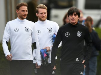OP statt Confed Cup: Höwedes (l.) fehlt Löw (r.) OP statt Confed Cup: Höwedes (l.) fehlt Löw (r.)