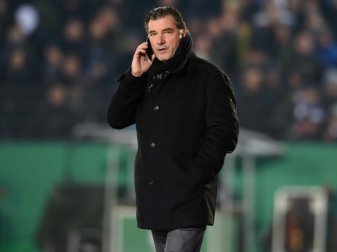 Immer auf der Suche nach Verstärkungen: Michael Zorc Immer auf der Suche nach Verstärkungen: Michael Zorc
