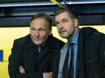 Für Dortmunds Geschäftsführer Hans-Joachim Watzke (l) und Sportdirektor Michael Zorc ist das Derby etwas Besonderes. Foto: Guido Kirchner Für Dortmunds Geschäftsführer Hans-Joachim Watzke (l) und Sportdirektor Michael Zorc ist das Derby etwas Besonderes. Foto: Guido Kirchner