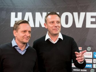 Horst Heldt (l) und André Breitenreiter treffen mit Hannover 96 auf Union Berlin. Foto: Peter Steffen Horst Heldt (l) und André Breitenreiter treffen mit Hannover 96 auf Union Berlin. Foto: Peter Steffen