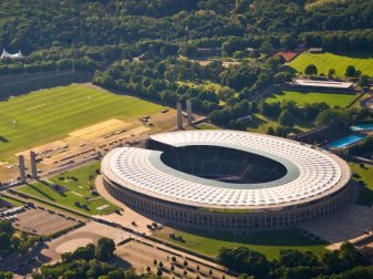 In der Diskussion um ein eigenes Stadion für Hertha BSC hat Berlins Sportsenator einen Umbau des Olympiastadions ins Gespräch gebracht. Foto: Ole Spata In der Diskussion um ein eigenes Stadion für Hertha BSC hat Berlins Sportsenator einen Umbau des Olympiastadions ins Gespräch gebracht. Foto: Ole Spata
