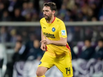 KSC-Profi Jordi Figueras bestreitet die Vorwürfe. Foto: Thomas Eisenhuth KSC-Profi Jordi Figueras bestreitet die Vorwürfe. Foto: Thomas Eisenhuth