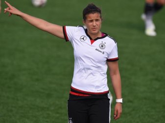 Gerade erst genesen und schon wieder verletzt: Lena Lotzen. Foto: Carmen Jaspersen Gerade erst genesen und schon wieder verletzt: Lena Lotzen. Foto: Carmen Jaspersen