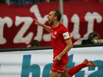 Rico Benatelli bejubelt das Tor zum 1:0 Rico Benatelli bejubelt das Tor zum 1:0