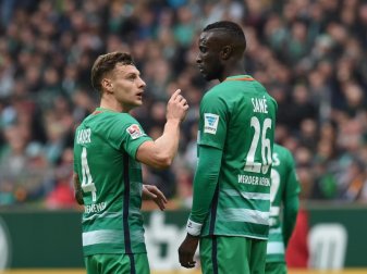 Robert Bauer (l) und Lamine Sane fallen für Werder Bremen mehrere Wochen aus. Foto: Carmen Jaspersen Robert Bauer (l) und Lamine Sane fallen für Werder Bremen mehrere Wochen aus. Foto: Carmen Jaspersen
