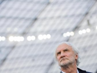 Rudi Völler: «Der Elfmeter gegen uns war lächerlich.» Foto: Rolf Vennenbernd