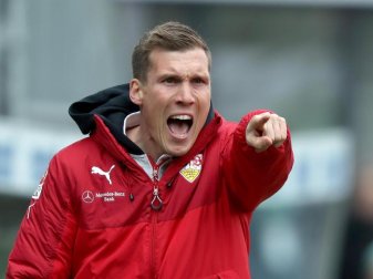 Für Stuttgarts Trainer Hannes Wolf war das Spiel gegen Dynamo Dresden ein Aufreger. Foto: Daniel Karmann Für Stuttgarts Trainer Hannes Wolf war das Spiel gegen Dynamo Dresden ein Aufreger. Foto: Daniel Karmann