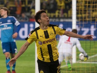 Dortmunds Shinji Kagawa jubelt über seinen Treffer zum 2:0. Foto: Bernd Thissen Dortmunds Shinji Kagawa jubelt über seinen Treffer zum 2:0. Foto: Bernd Thissen