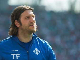 Trainer Torsten Frings lobt die Fans der Lilien Trainer Torsten Frings lobt die Fans der Lilien