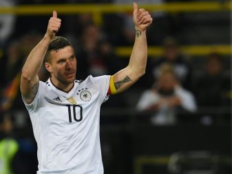 Lukas Podolski führt die Botschafter-Wahl an Lukas Podolski führt die Botschafter-Wahl an