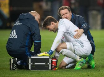 René Adler hatte sich bei der 0:3-Niederlage bei Borussia Dortmund eine Prellung des Brustkorbs zugezogen. Foto: Bernd Thissen René Adler hatte sich bei der 0:3-Niederlage bei Borussia Dortmund eine Prellung des Brustkorbs zugezogen. Foto: Bernd Thissen