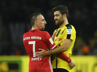 Bayerns Franck Ribéry und der Dortmunder Sokratis lieferten sich harte Duelle. Foto: Bernd Thissen Bayerns Franck Ribéry und der Dortmunder Sokratis lieferten sich harte Duelle. Foto: Bernd Thissen