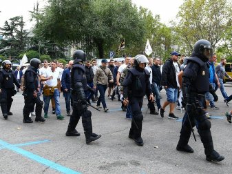 Bahn will gegen randalierende Fans härter durchgreifen Bahn will gegen randalierende Fans härter durchgreifen