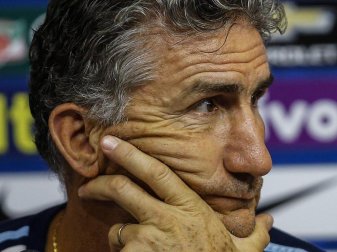Edgardo Bauza wurde als argentinischer Nationaltrainer freigestellt. Foto: Fernando Bizerra Jr Edgardo Bauza wurde als argentinischer Nationaltrainer freigestellt. Foto: Fernando Bizerra Jr