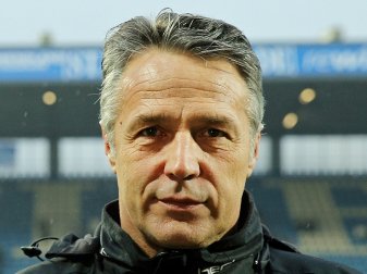Uwe Neuhaus muss die vagen Aufstiegshoffnungen begraben Uwe Neuhaus muss die vagen Aufstiegshoffnungen begraben