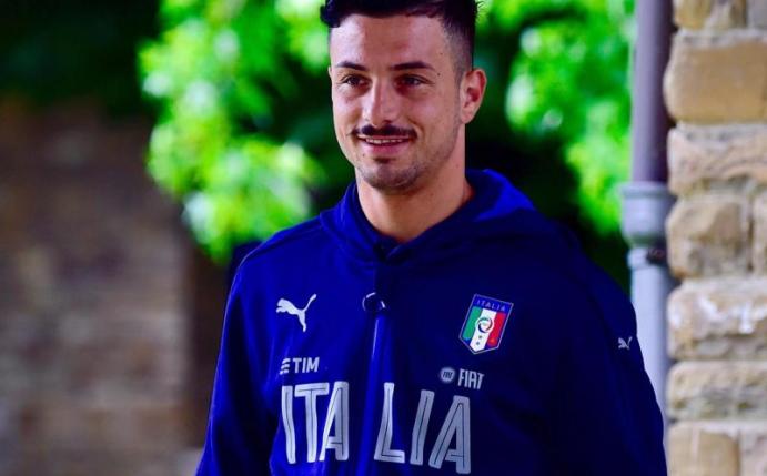Gesperrt: Armando Izzo vom CFC Genua. Foto: Maurizio Degl' Innocenti