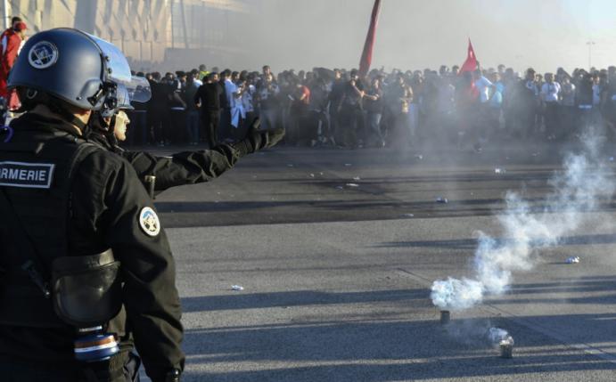 Ausschreitungen vor der Partie Lyon gegen Besiktas 