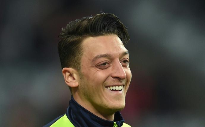 Mesut Özil: Gespräche über Verlängerung im Sommer