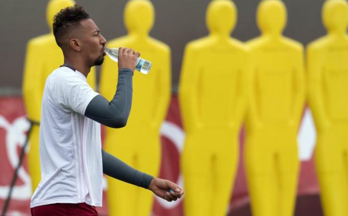 Jerome Boateng fällt wegen Adduktorenproblemen gegen Leverkusen aus. Foto: Sven Hoppe