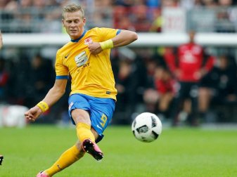 Neben Julius Biada explodierte ein Feuerwerkskörper Neben Julius Biada explodierte ein Feuerwerkskörper